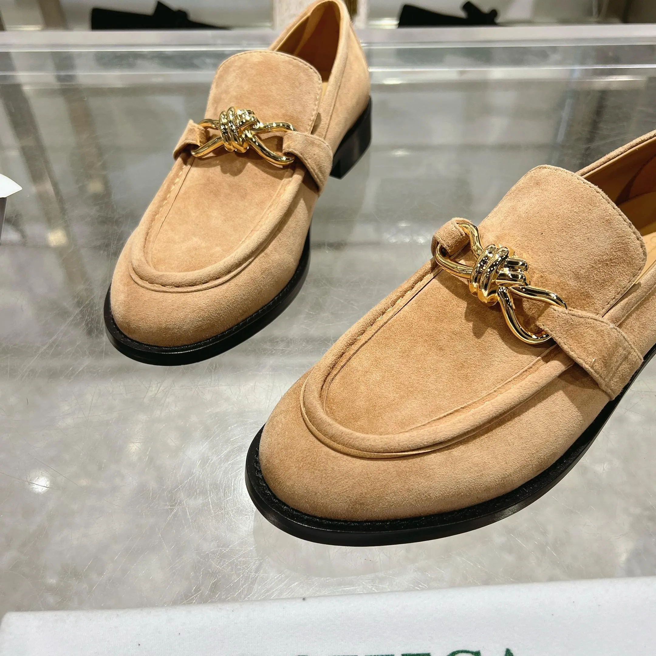 [BV] Top P: 840💰 Size: Female 35-39 (Female 40 custom-made) Male 39-44 (38.45 non-refundable) Bottega Veneta 2025 counter model! Small round toe loafers! Imported leather outsole! Imported grained cowhide! Solid color Niuli! !